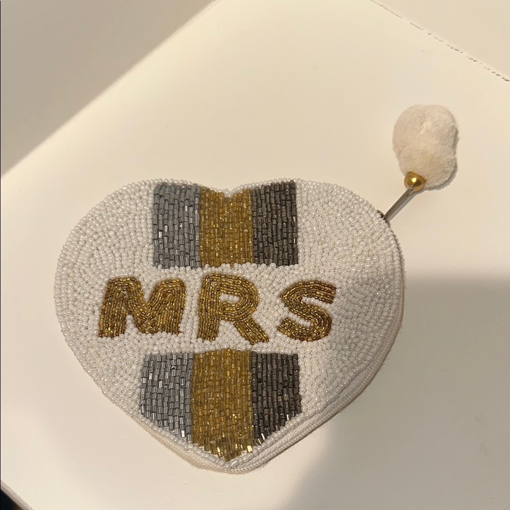 Bride Heart-Shaped Beaded Bag with Gold and Silver Accents